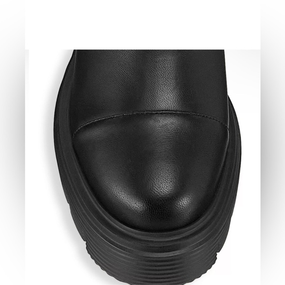 Stuart Weitzman 5050 Soho Bootie - Picture 4 of 6